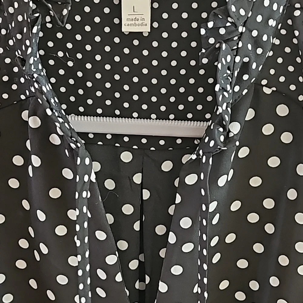 Black Polka Dot ruffle blouse with elastic band waist - Picture 6 of 9